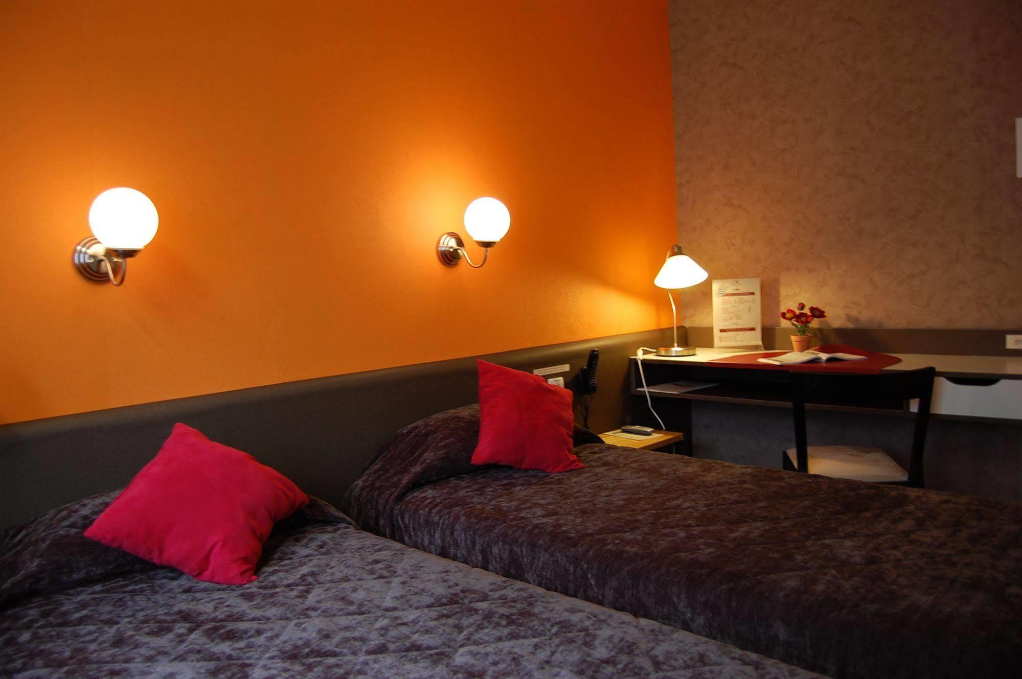Logis Hotel Du Midi - Saint Etienne Sud Esterno foto